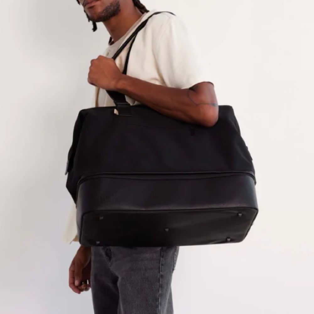 Beis Weekender Bag - image 5